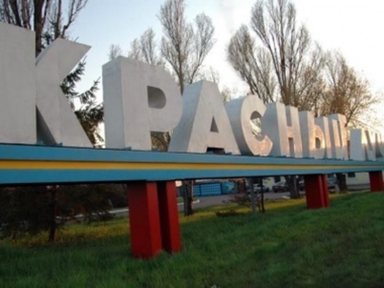 В Красном Луче пытаются захватить избирком