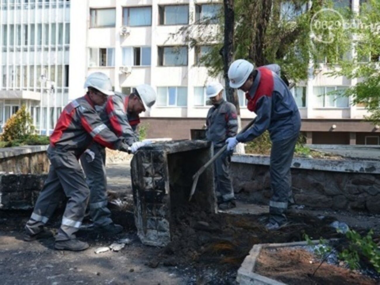 В местные дружины уже записалось несколько тысяч мариупольцев
