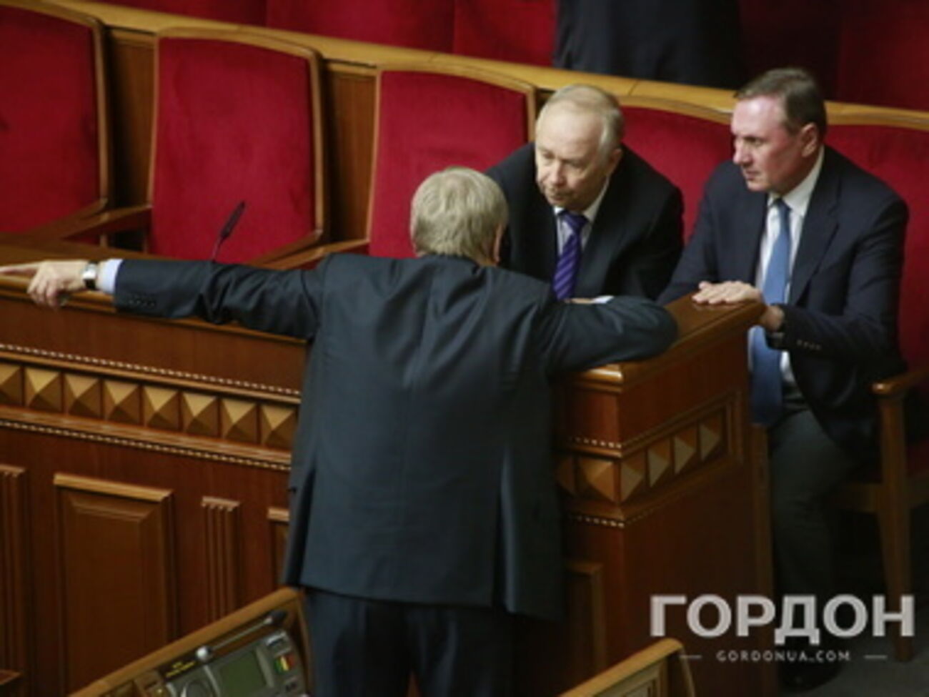 Партия регионов обвинила Александра Турчинова в убийстве людей