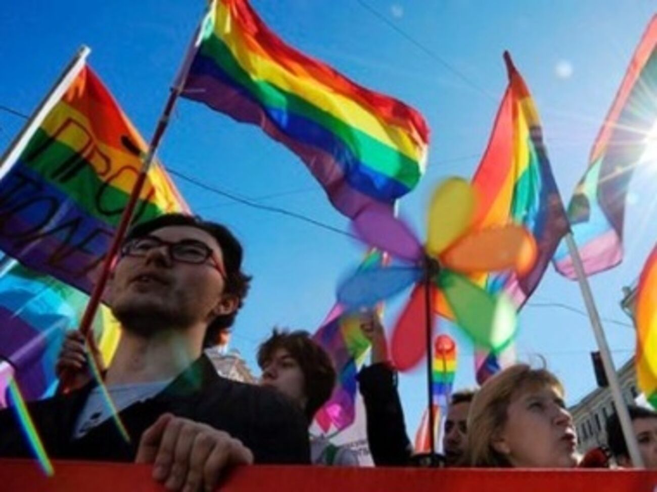 Гей-активисты Москвы планируют получить разрешение на проведение парада 31 мая