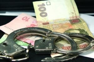Чиновнику инкриминируют "принятие предложения, обещания или получения неправомерной выгоды должностным лицом"