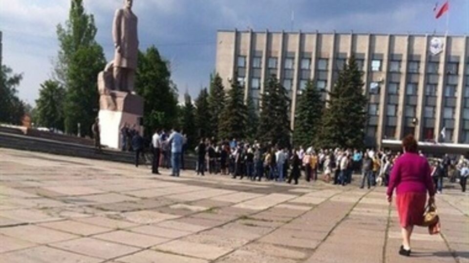 Сапунов пробыл на должности "народного мэра" ровно месяц --- с 14 апреля по 14 мая