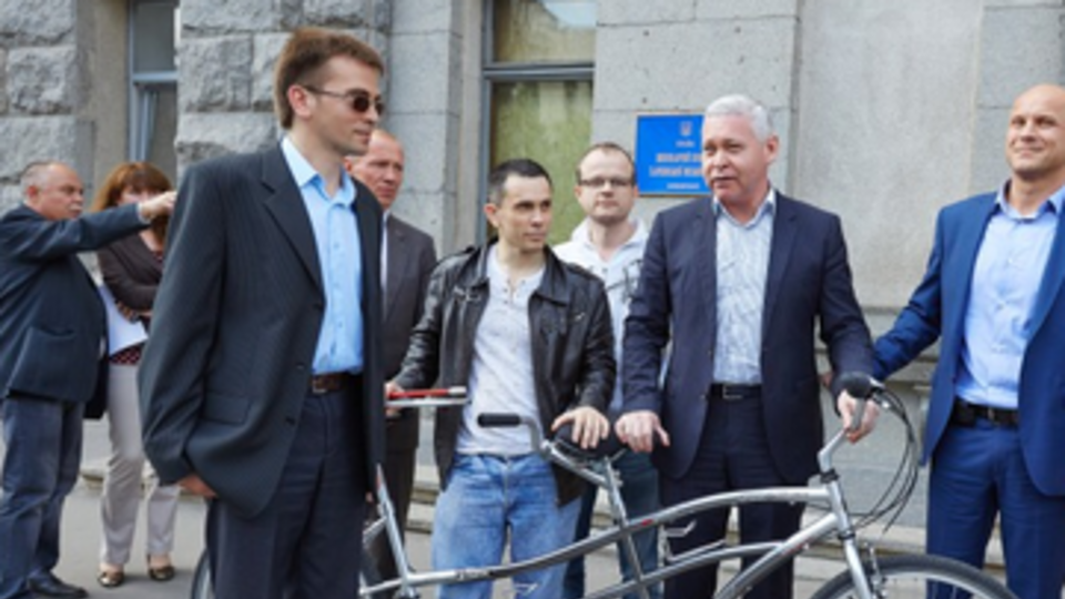 Тандем вручили харьковскому незрячему журналисту Владимиру Носкову