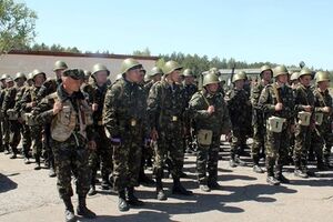 Солдаты срочной службы в АТО участия не принимают.