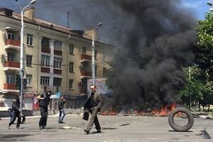 Охраной порядка в Мариуполе занялась "народная дружина" из сотрудников холдинга Ахметова