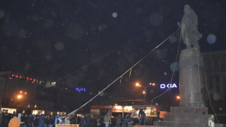 В Днепропетровске решают, оставлять площади имя Ленина или переименовать в "Героев Майдана"