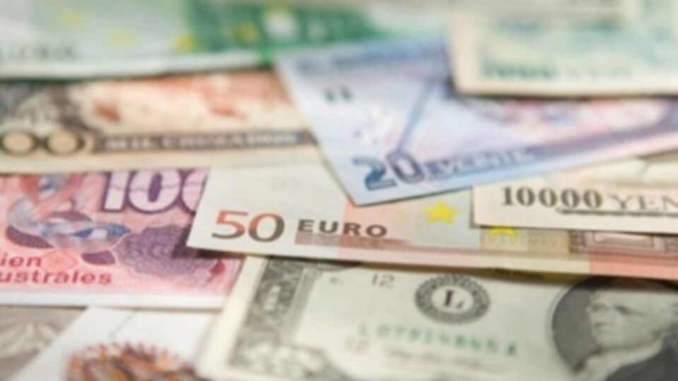 В последние недели курс гривны к иностранным валютам стабилизировался