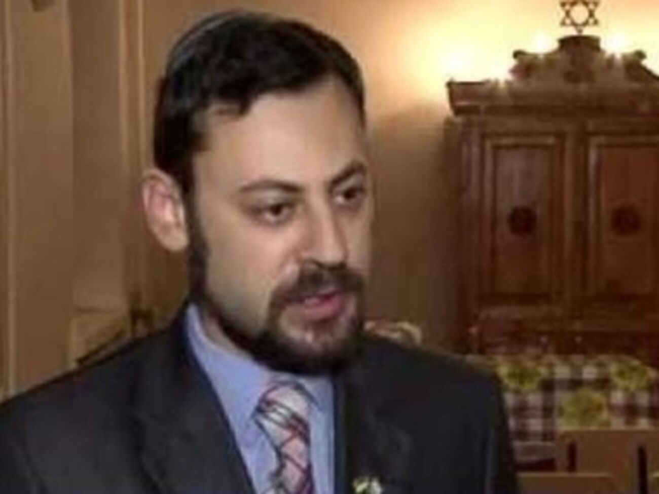 Капустин некоторое время пробыл в Киеве, но потом выехал за границу