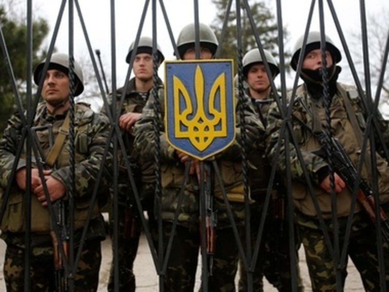 Правительство и население Украины материально поддержало украинских военных