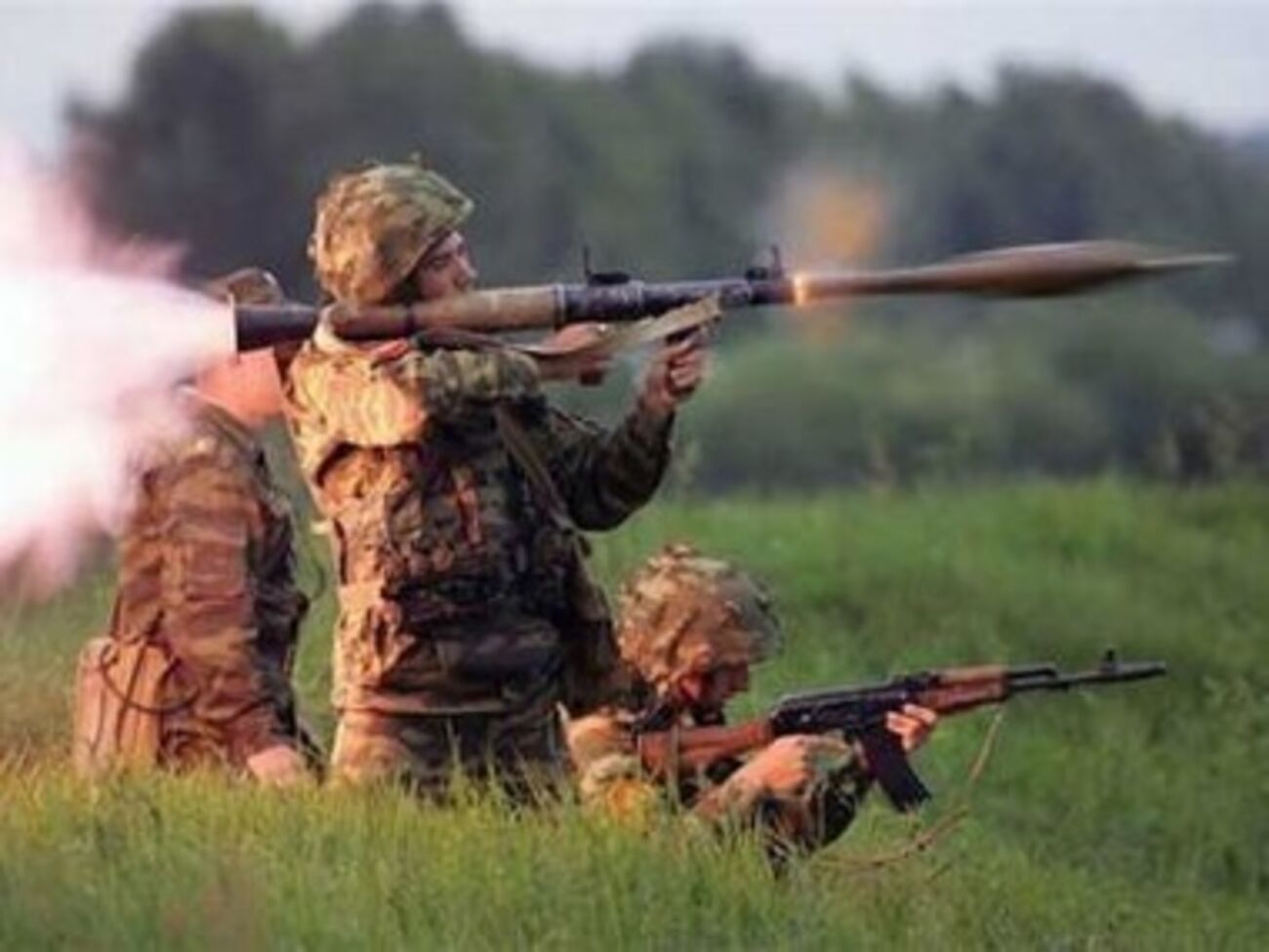 Террористы продолжают наступление на военные объекты