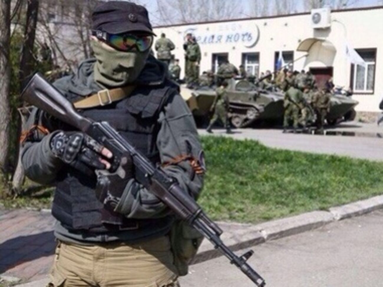 В Славянске идет бой между террористами и Нацгвардией