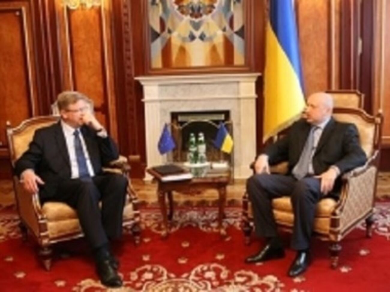Александр Турчинов и Штефан Фюле провели встречу в Киеве