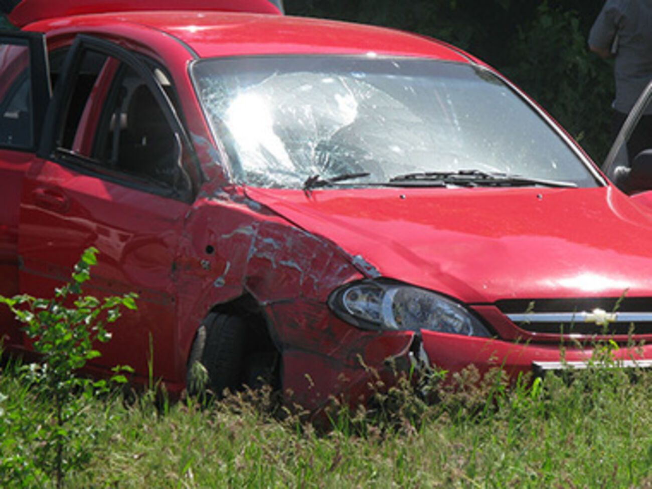 Террористы Луганска обстреляли автомобиль