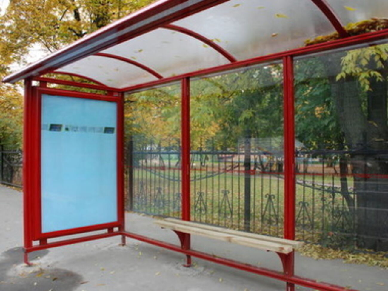 В Донецкой области преступники расстреляли людей на остановке транспорта