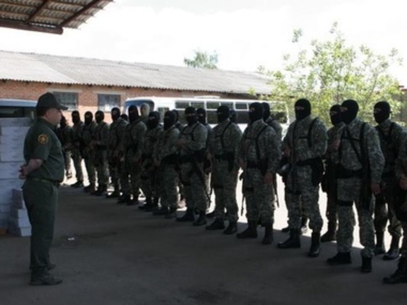 Бойцы Нацгвардии перешли на сторону донецких террористов