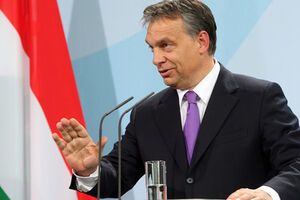 Венгерский премьер Виктор Орбан 17 мая снова заявил, что венграм Украины необходимо предоставить двойное гражданство и автономию
