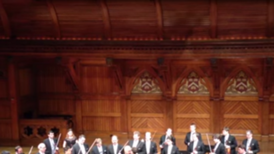 Режиссер Владимир Спиваков решительно встретил на сцене проукраинского активиста