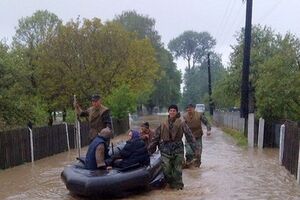 Спасатели борются с наводнением во Львовской области
