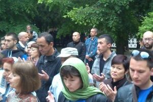 В Симферополе проходит молебен в память о жертвах депортации