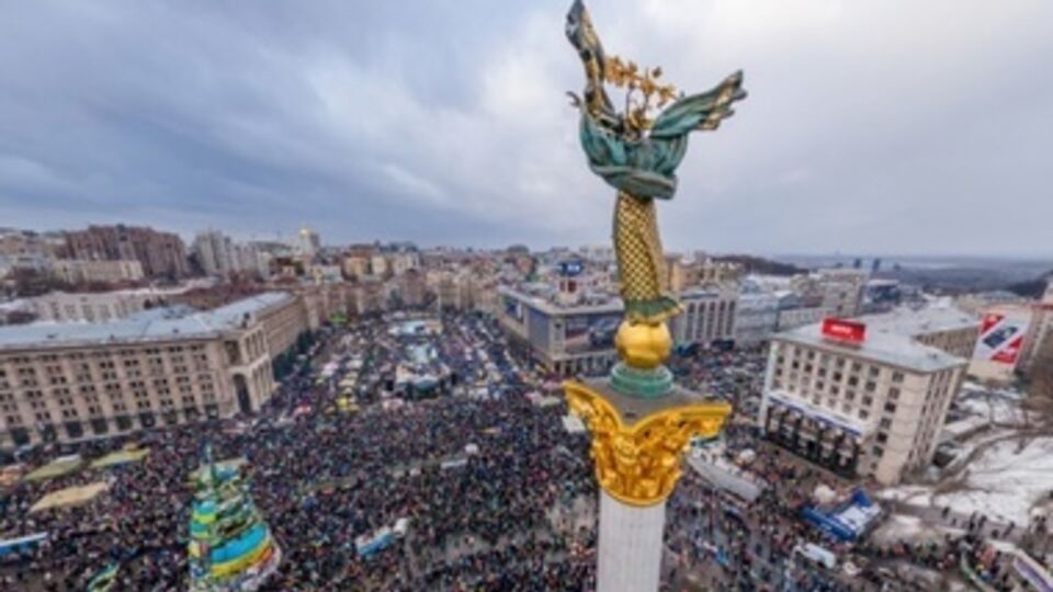 Евромайдан описали в своих стихах больше 30 поэтов
