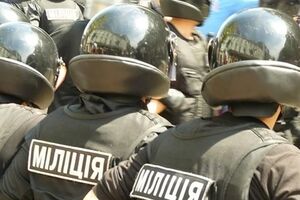 Луганская милиция была вынуждена покинуть Луганск.