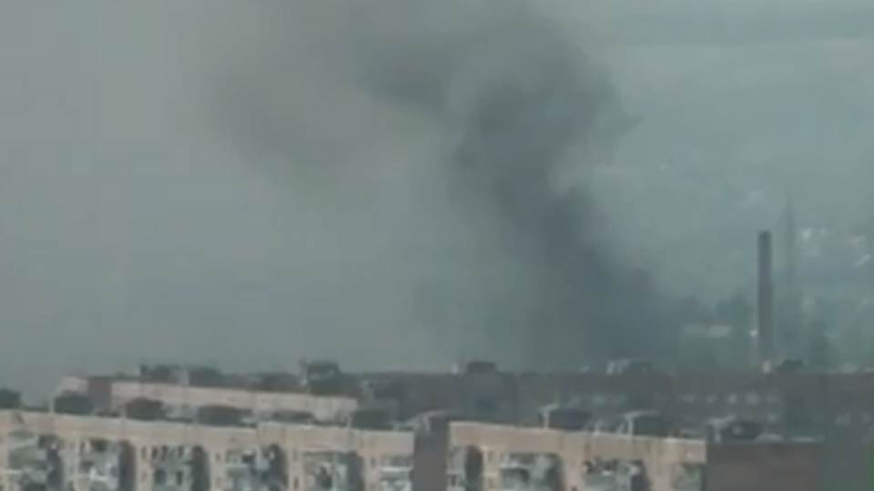 Краматорск 18 мая в дыму, звучит сирена