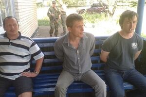 В задержанных российский телеканал узнал журналистов Олега Сидякина и Марата Сайченко