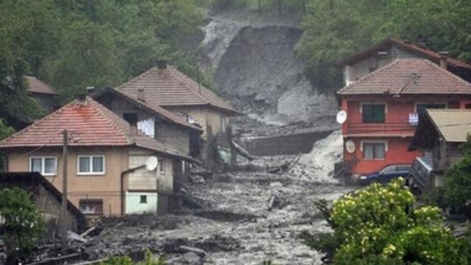 В опасной зоне в Боснии живут около миллиона человек
