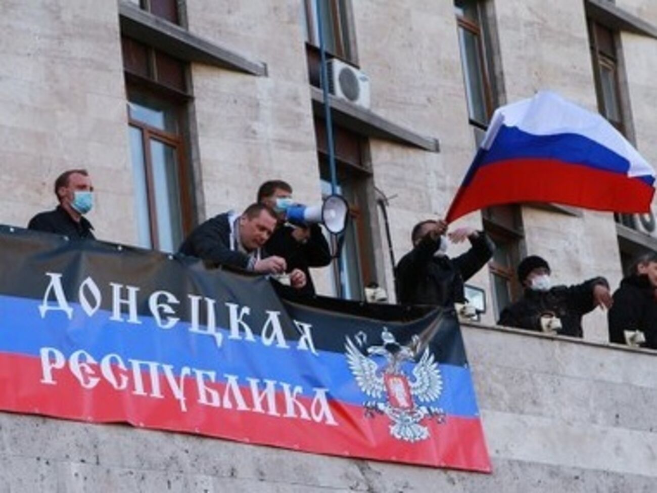 Донецкие террористы требуют от управления ДонЖД отчислять им деньги