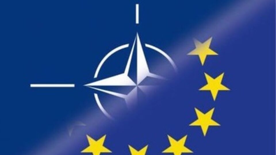 Украинцы выступают за евроинтеграцию, но против вступления в Альянс