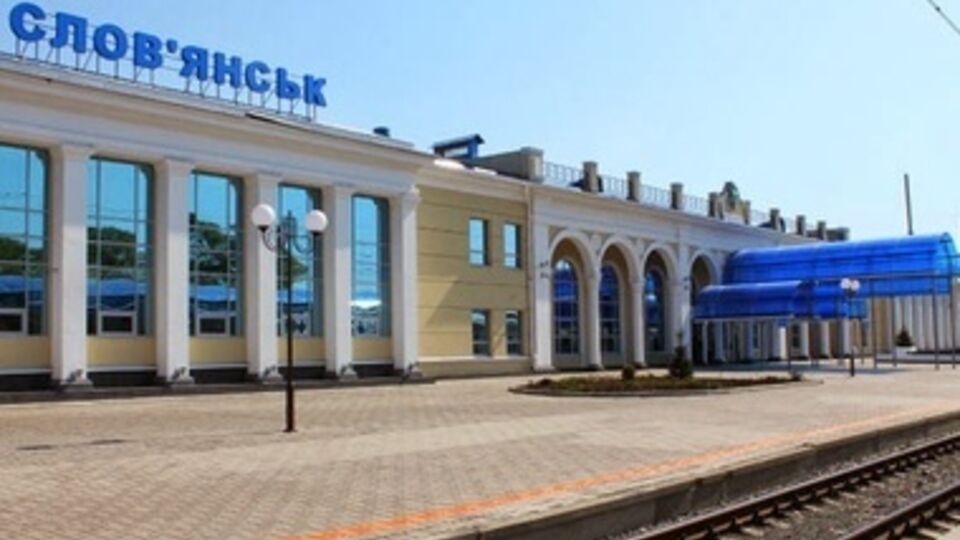 Сепаратисты захватили вокзал сегодня утром