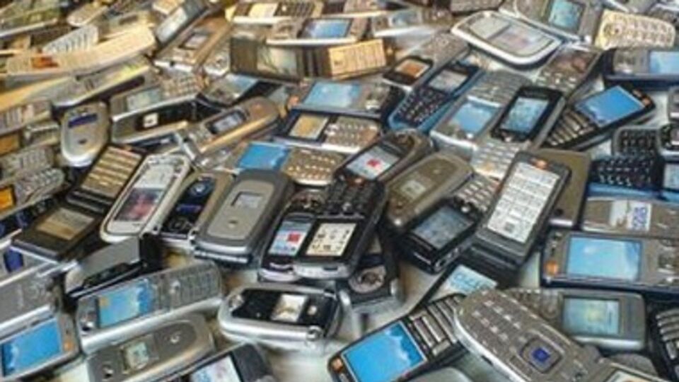 Около 27 % телефонов поставляются в Украину по "серым" схемам