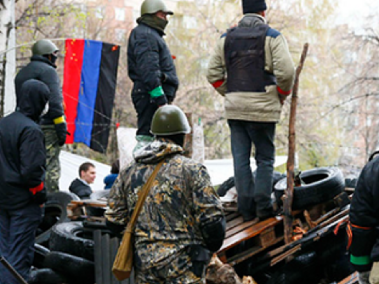 Минобороны: Участники незаконных вооруженных формирований должны сложить оружие