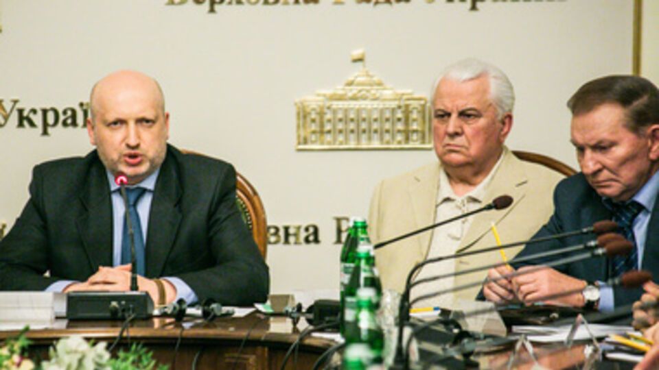 Первый круглый стол состоялся 14 мая в Киеве