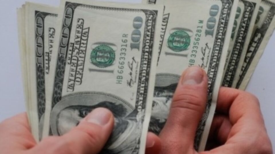 Гривна продолжает медленный рост