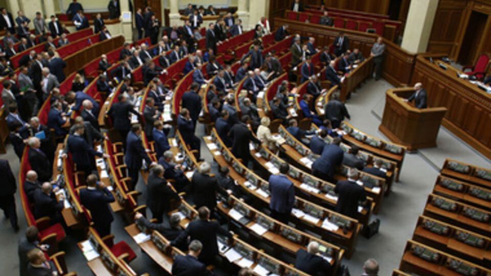 Парламентарии договорились про особый статус русского языка