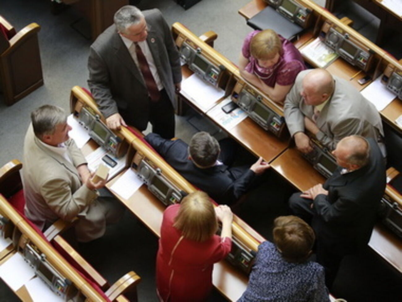 Фракция КПУ обсуждает меморандум в зале заседаний Верховной Рады