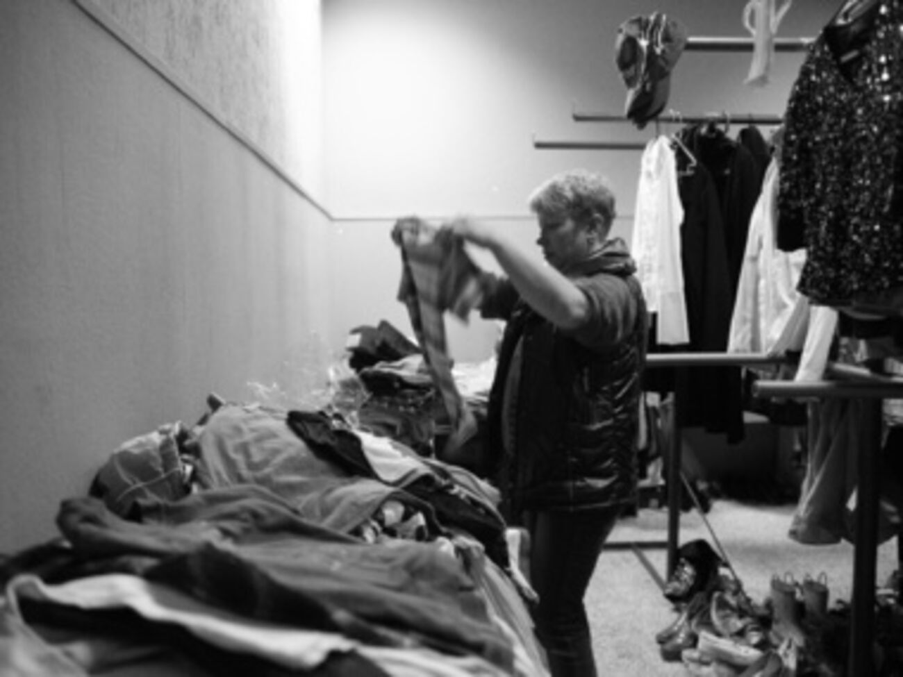 Среди основных проблем вынужденных беженцев --- доступ к соцуслугам, жилью, трудности с регистрацией