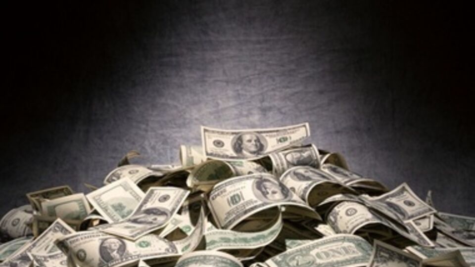 Цены на валюту на межбанке в последнее время колеблются в узком диапазоне