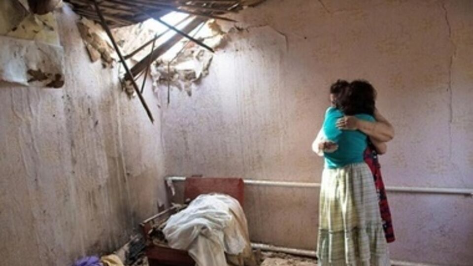 20 мая, в ходе боев террористов с украинской армией, несколько снарядов попали в жилые дома на окраине Славянска