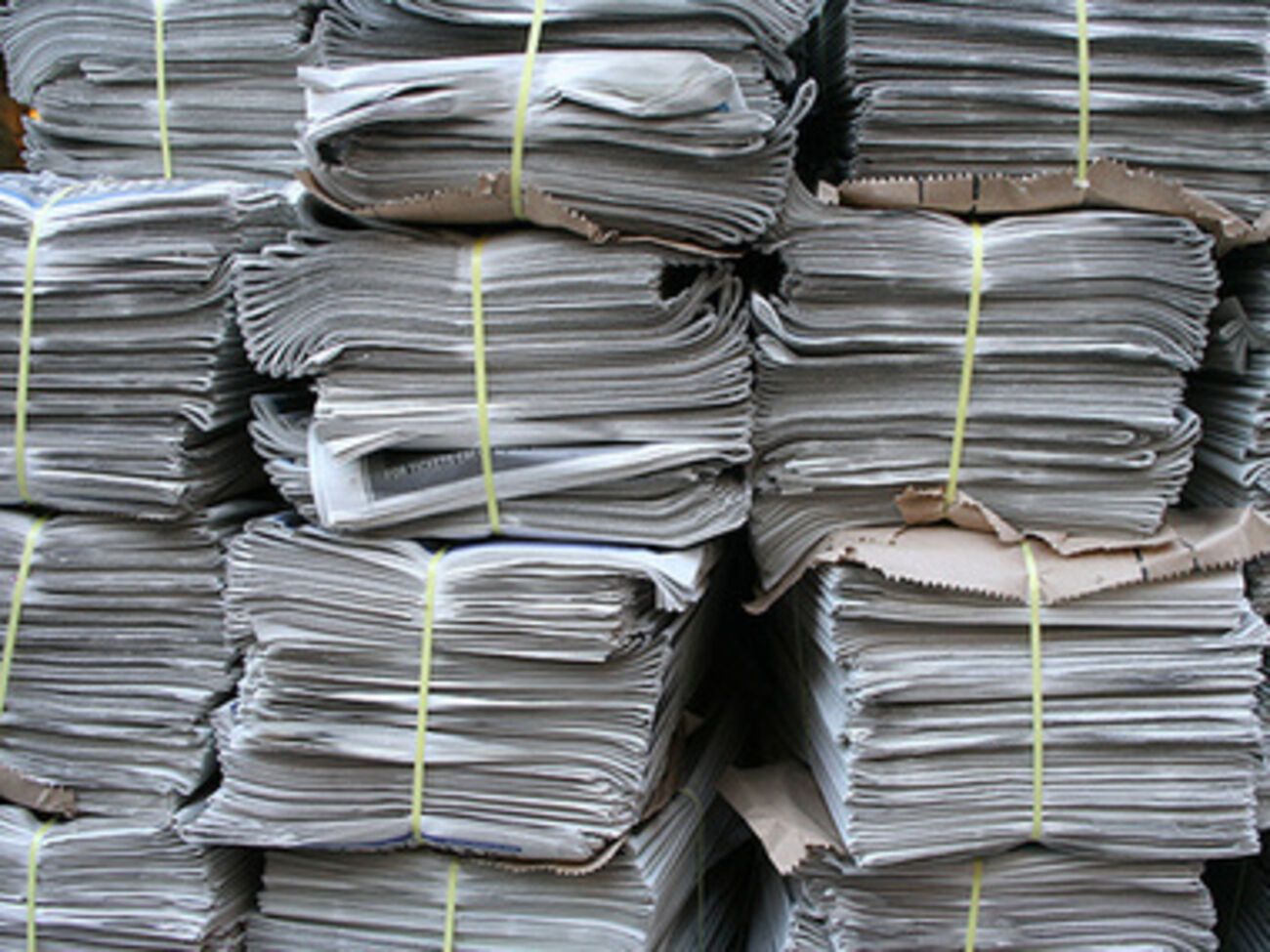 Боевики не успели изъять тиражи донецких газет до утренней развозки прессы