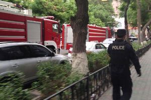 По словам очевидца, на рынке прозвучало около десятка "больших взрывов"