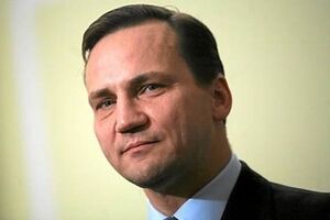 Радослав Сикорский считает, что попытки "освободительных путчей" на востоке Украины не удались