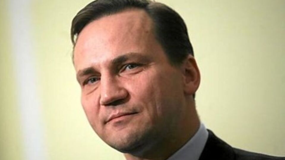 Радослав Сикорский считает, что попытки "освободительных путчей" на востоке Украины не удались