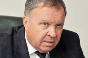 По Конституции 2004 года очень трудно сейчас сказать, что Президент Украины – первый человек в государстве, считает Шаповал