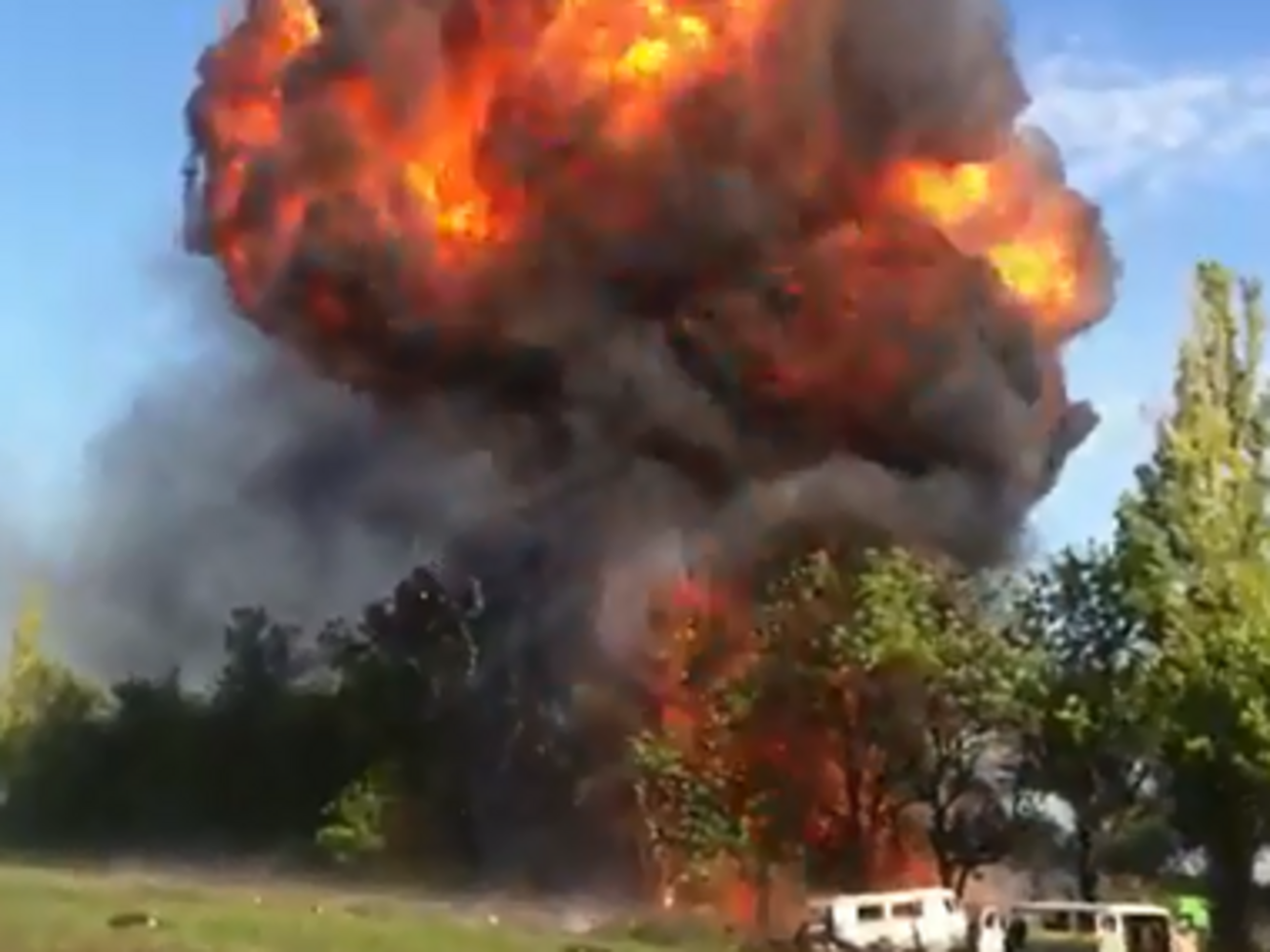 Автор ролика написал, что события происходят под Волновахой