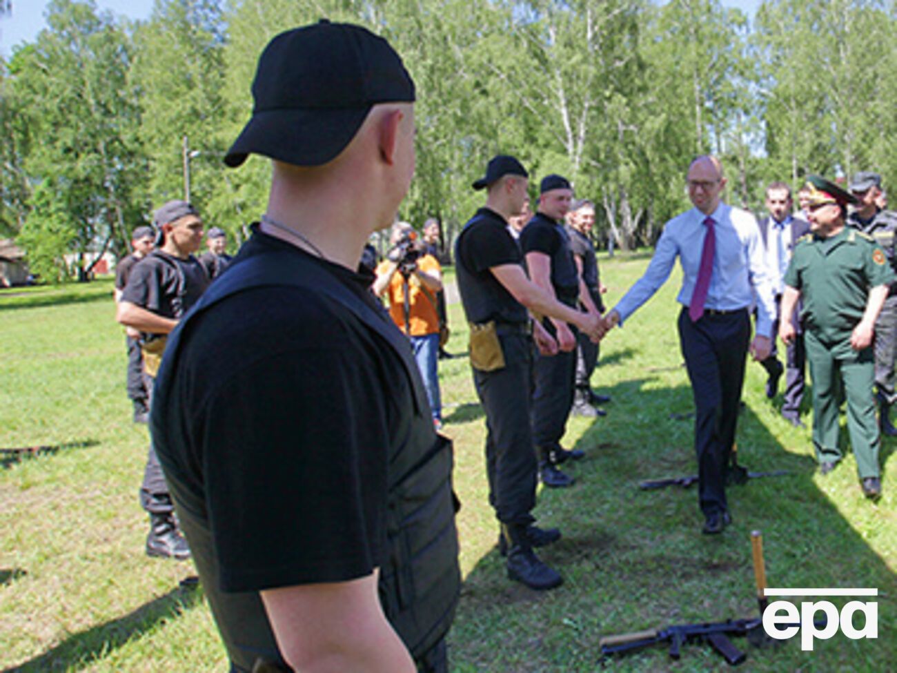 Арсений Яценюк ознакомился с ходом подготовки украинских гвардейцев