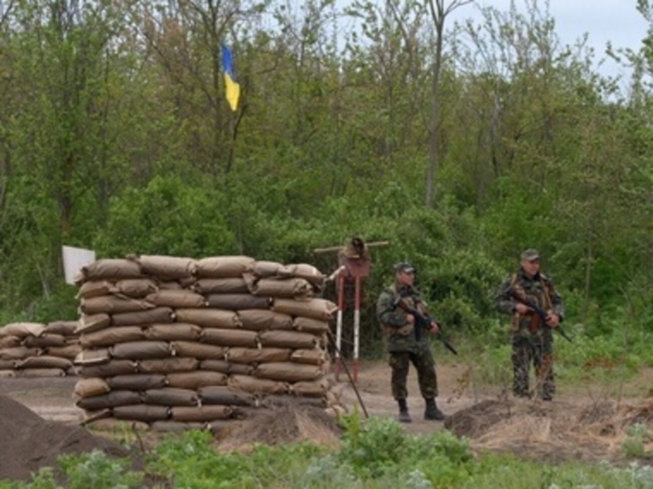 В ходе боев семь военных и 30 террористов получили ранения