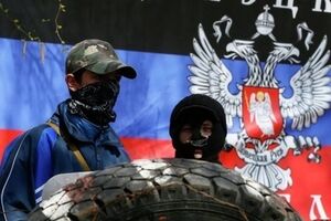 Накануне выборов террористы в Донецке захватили военкомат