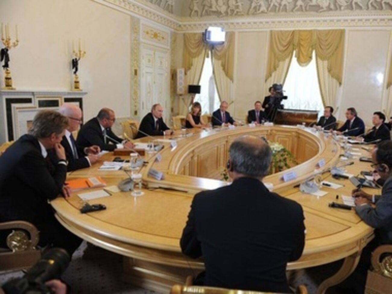 Владимир Путин на пресс-конференции с руководителями ведущих зарубежных информационных агентств